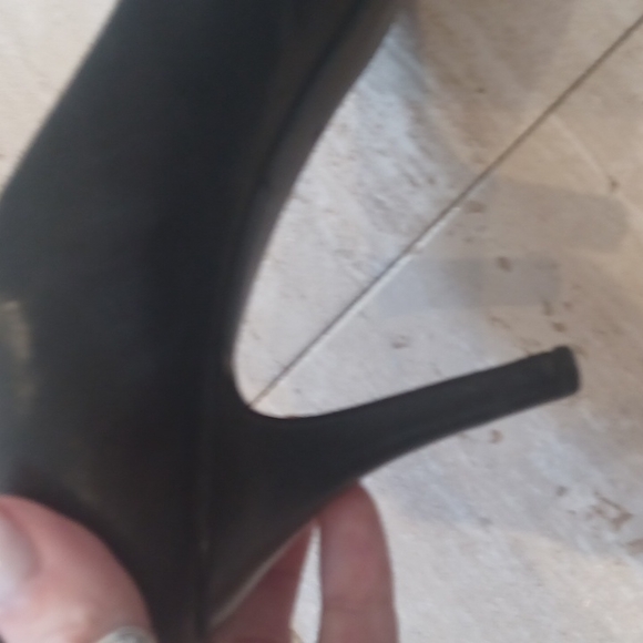 BCBGENERATION Black Gold Studded Heels - Picture 4 of 9